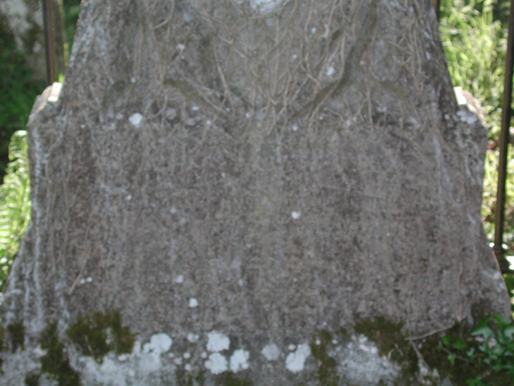 Old unreadable grave.jpg 366.5K